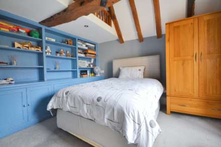 A four bedroom detached home with one bedroom detached annex, Image 30