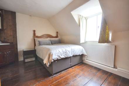 A four bedroom detached home with one bedroom detached annex, Image 31