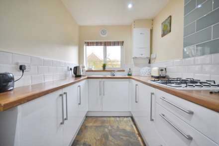 A four bedroom detached home with one bedroom detached annex, Image 39