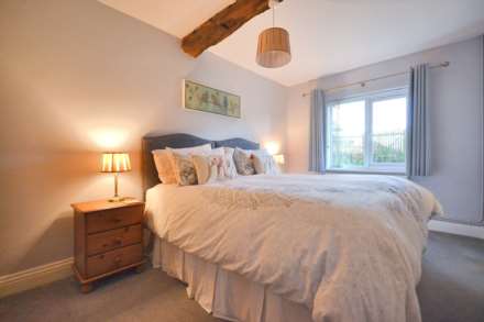A four bedroom detached home with one bedroom detached annex, Image 40