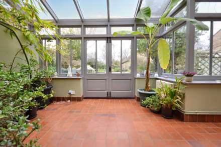 A four bedroom detached home with one bedroom detached annex, Image 5