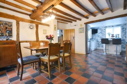 A four bedroom detached home with one bedroom detached annex, Image 6