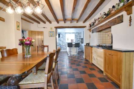 A four bedroom detached home with one bedroom detached annex, Image 8