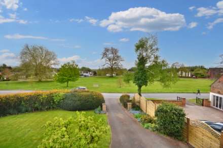 Twyning Green, Twyning, Tewkesbury, Gloucestershire, Image 2