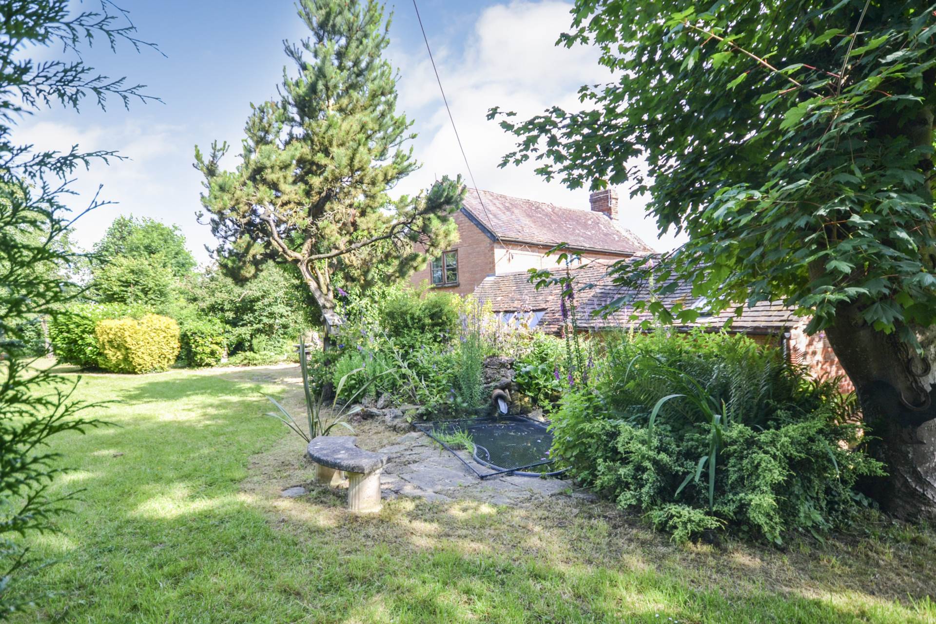 The Leigh, Gloucestershire, Image 15