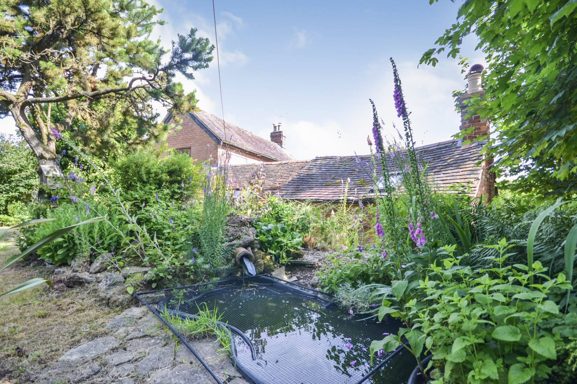 The Leigh, Gloucestershire, Image 16