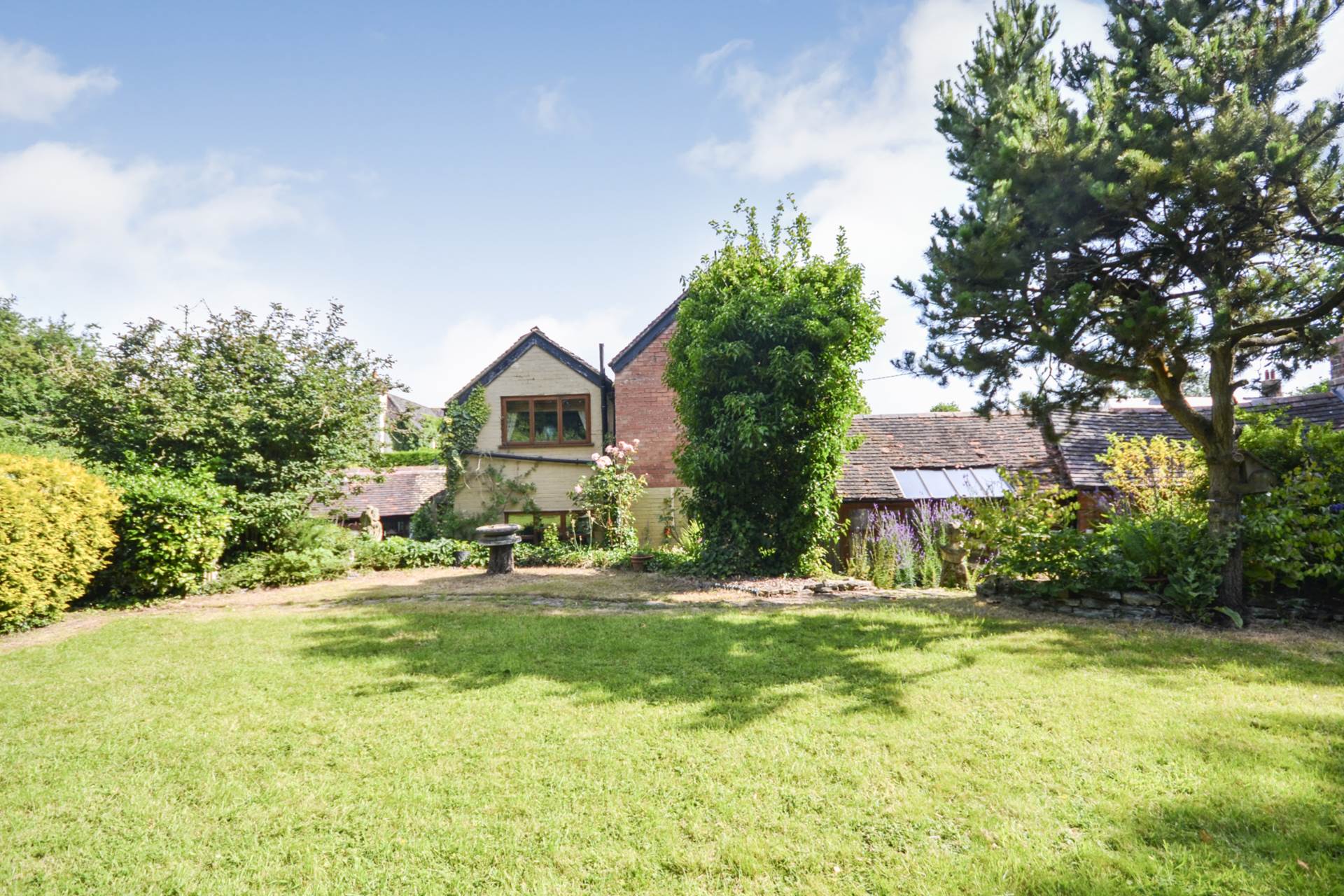 The Leigh, Gloucestershire, Image 17