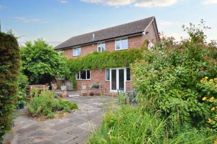 Corse Lawn, Gloucester, Gloucestershire, Image 12