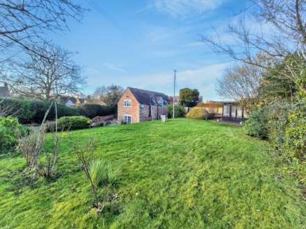 Main Road, Bredon, Tewkesbury, Gloucestershire, Image 18