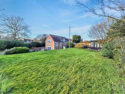 Main Road, Bredon, Tewkesbury, Gloucestershire, Image 2