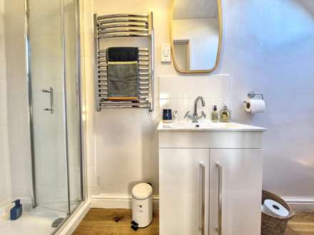 Main Road, Bredon, Tewkesbury, Gloucestershire, Image 22