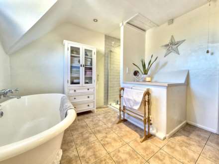 Main Road, Bredon, Tewkesbury, Gloucestershire, Image 31