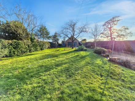 Main Road, Bredon, Tewkesbury, Gloucestershire, Image 33