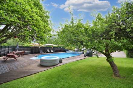 Strensham, Worcestershire, Image 32