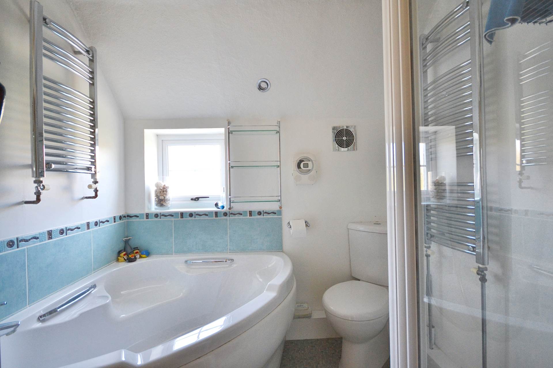 Willow Bank Road, Alderton, Tewkesbury, Gloucestershire, Image 24