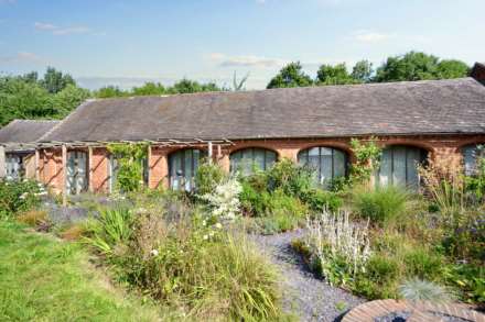 3 Bedroom Barn Conversion, Puckrup, Tewkesbury, Gloucestershire