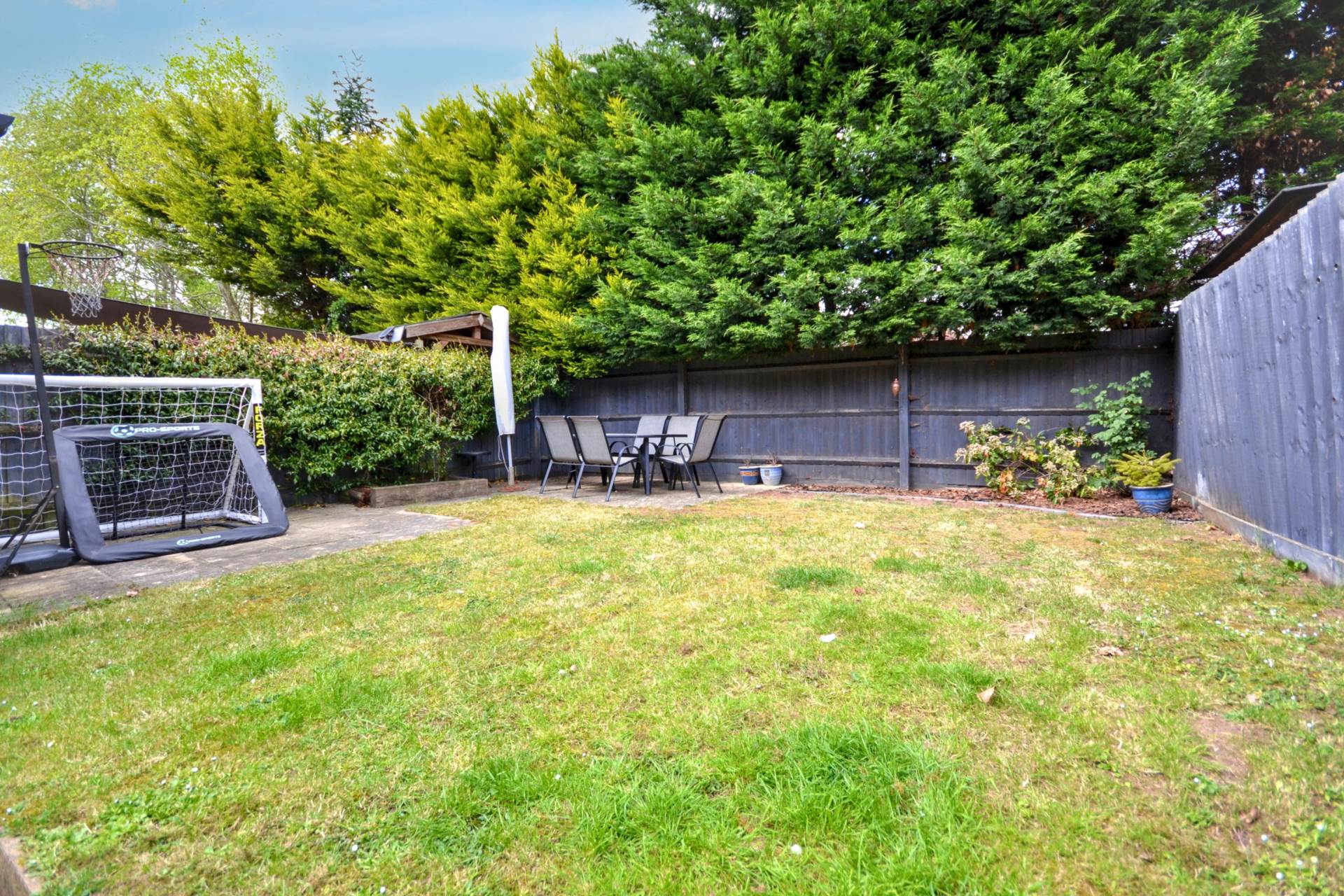 Orchard Close, Bredon, Tewkesbury, Gloucestershire, Image 2