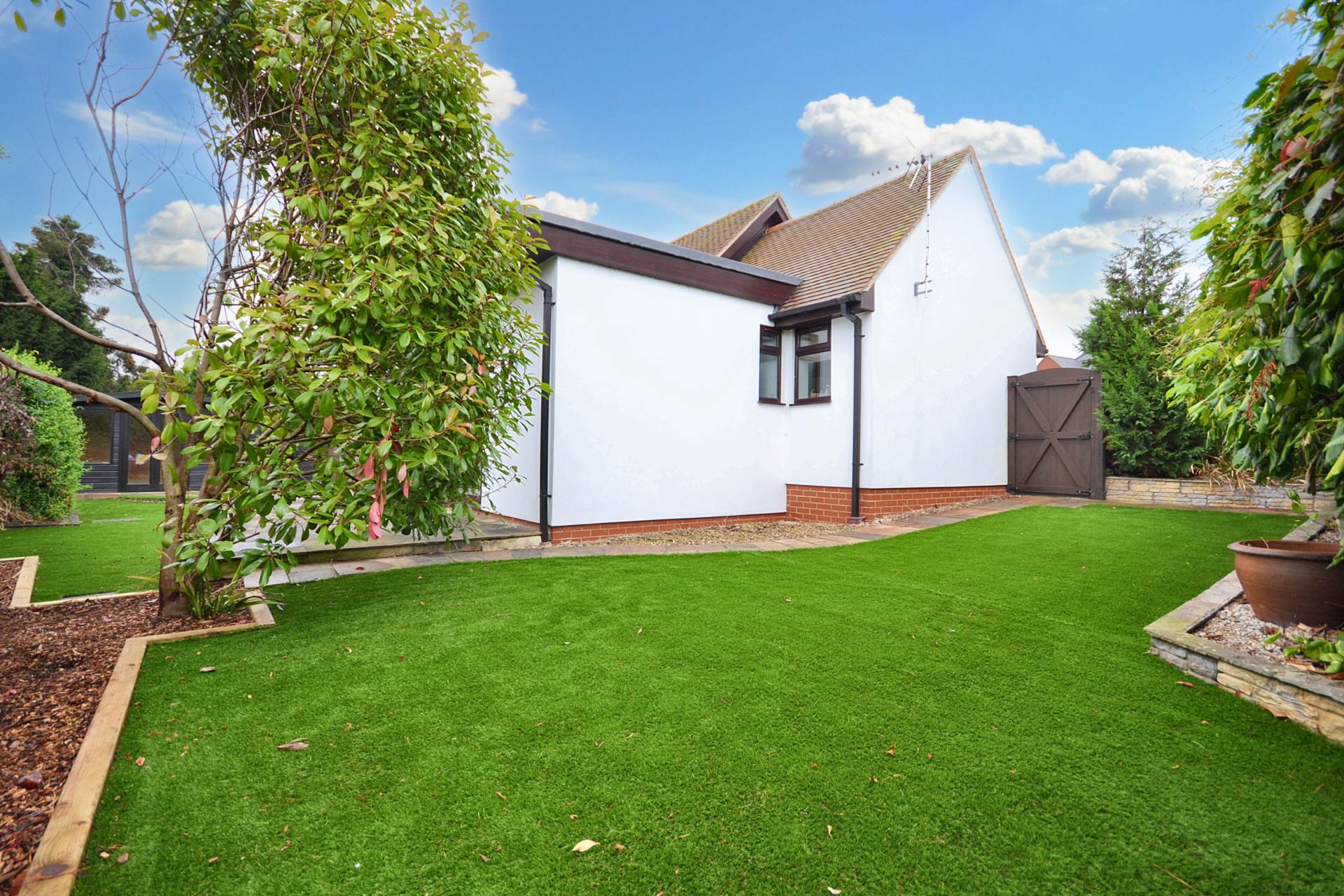 Henley Bank Lane, Brockworth, Gloucestershire, Image 21