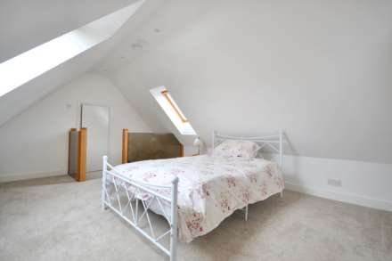 Henley Bank Lane, Brockworth, Gloucestershire, Image 19