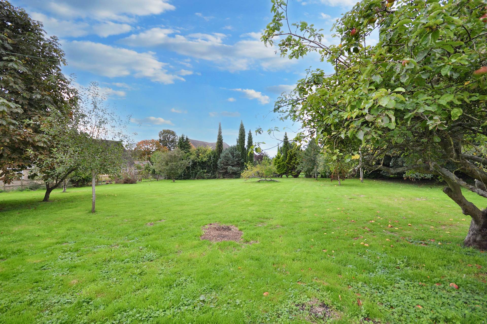 Malthouse Lane, Bredon, Tewkesbury, Gloucestershire, Image 2