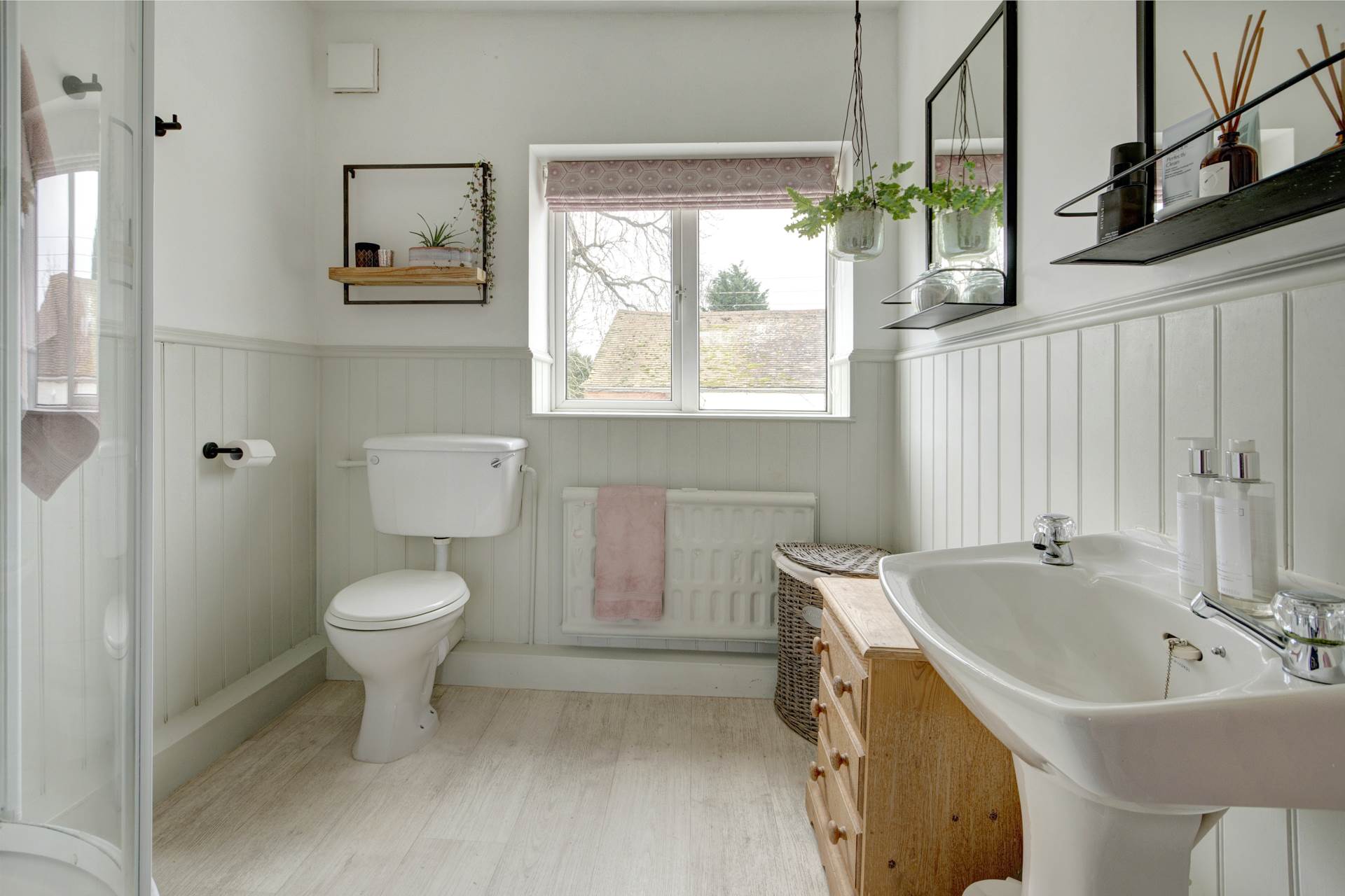 Main Road, Bredon, Tewkesbury, Gloucestershire, Image 22