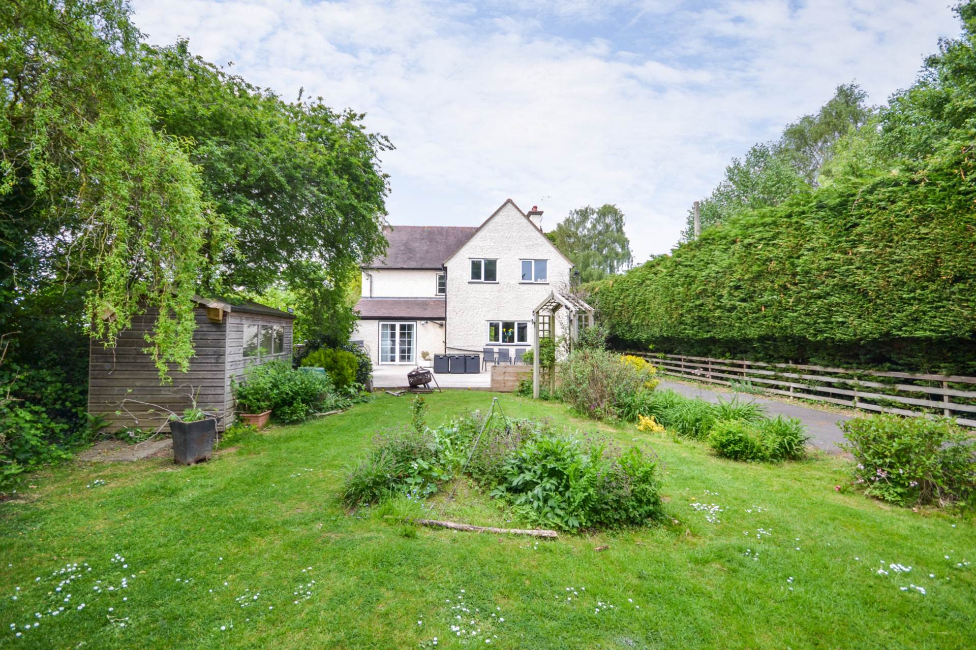 Main Street, Westmancote, Gloucestershire, Image 15
