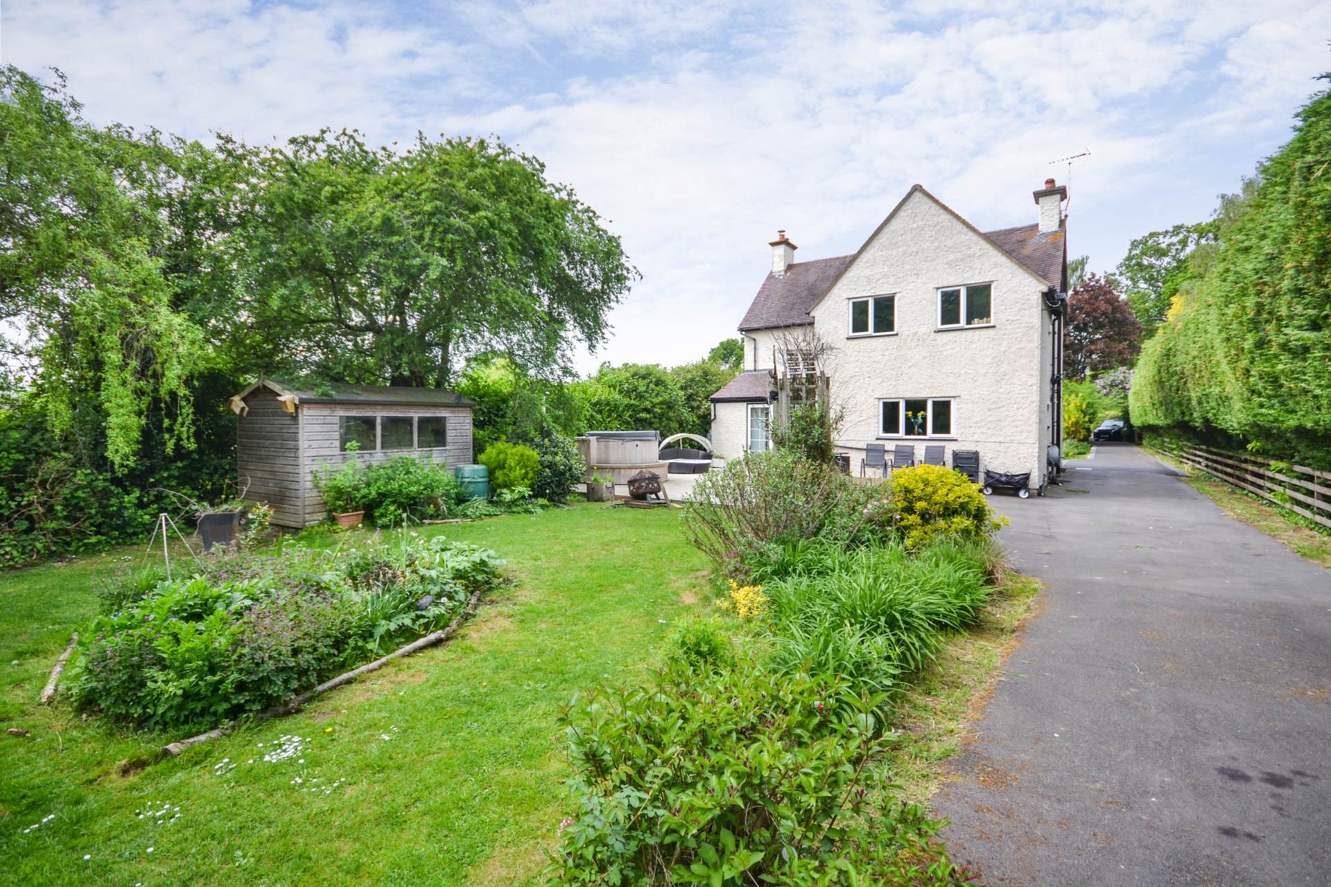 Main Street, Westmancote, Gloucestershire, Image 24