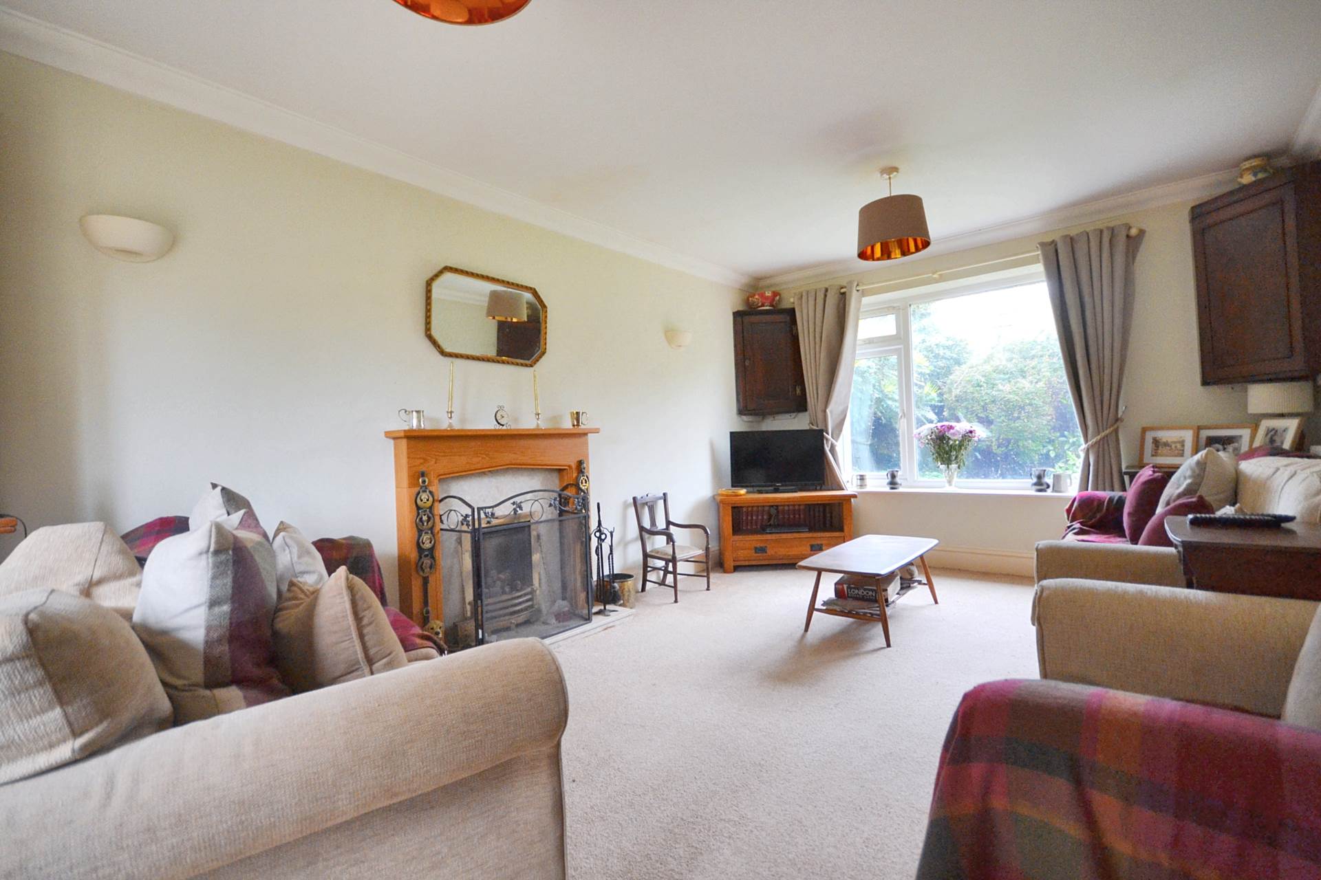 Willow Bank Road, Alderton, Tewkesbury, Gloucestershire, Image 4
