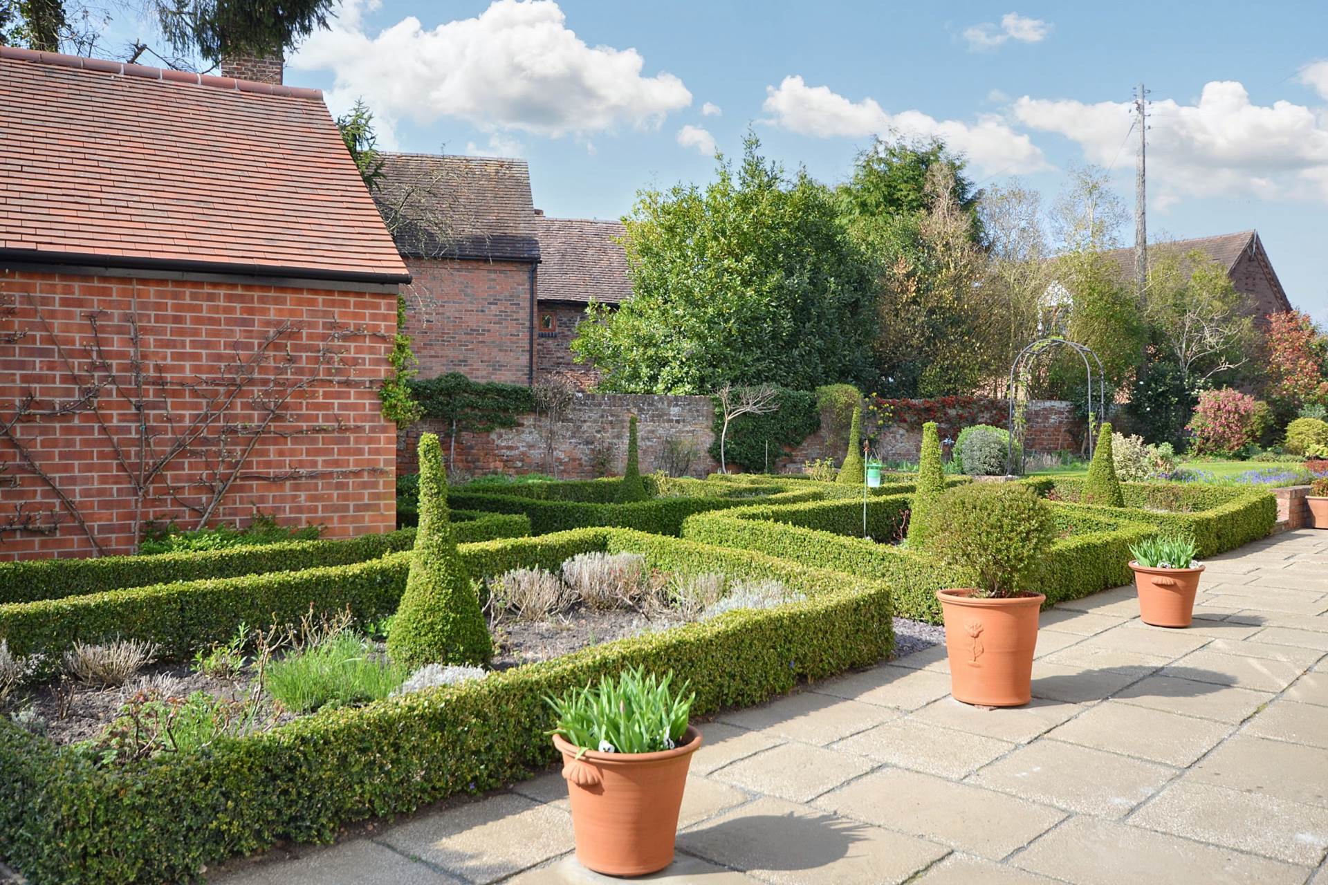 Church End. Twyning, Tewkesbury, Gloucestershire, Image 31