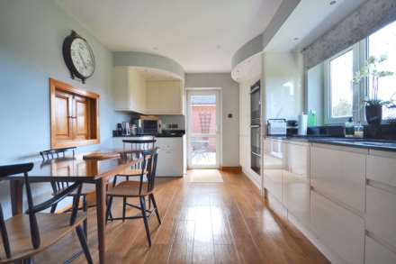 Cheltenham Road, Kinsham, Tewkesbury, Gloucestershire, Image 9