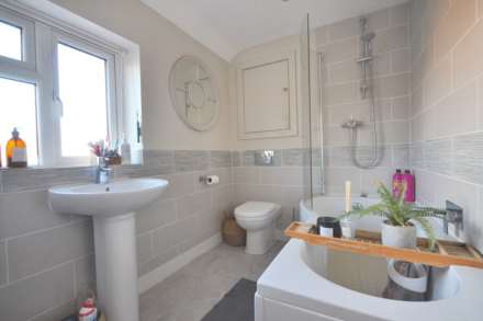 Queensmead, Bredon, Tewkesbury, Gloucestershire, Image 20