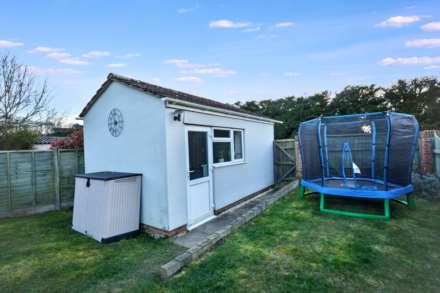 Queensmead, Bredon, Tewkesbury, Gloucestershire, Image 24