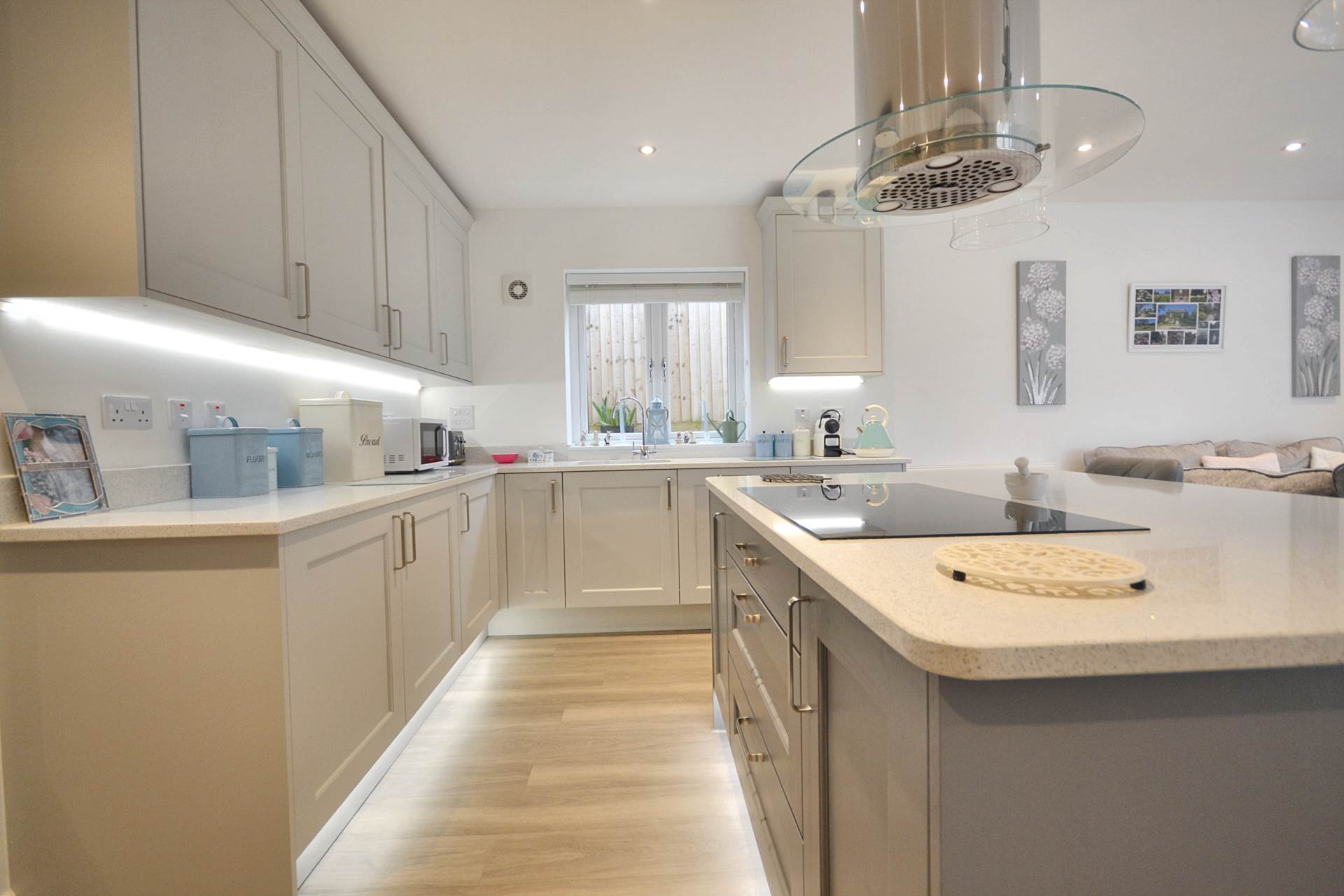 Bramley Close, Toddington, Cheltenham, Gloucestershire, Image 11