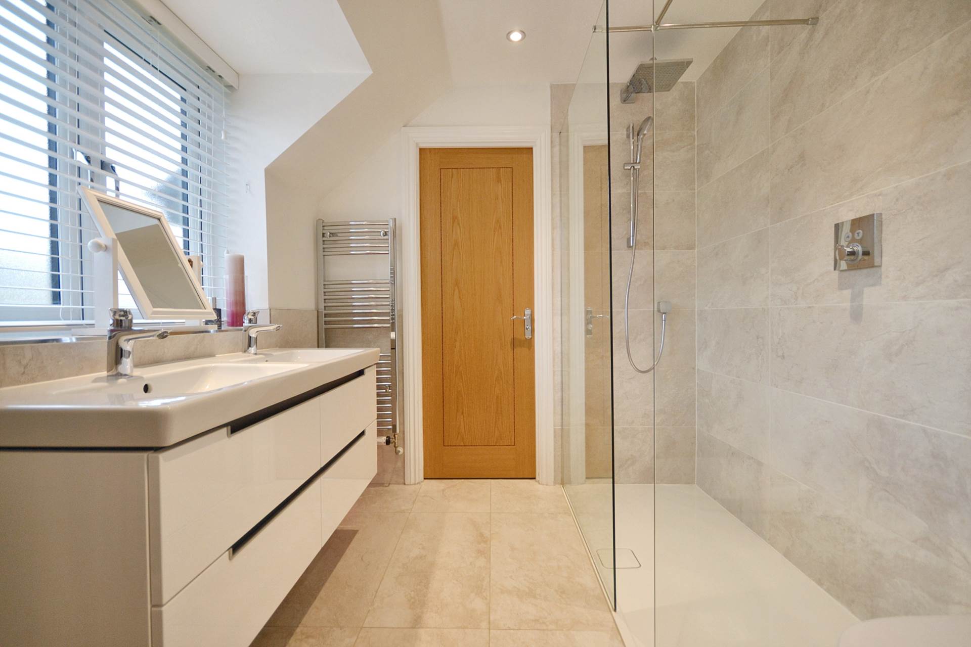 Bramley Close, Toddington, Cheltenham, Gloucestershire, Image 21