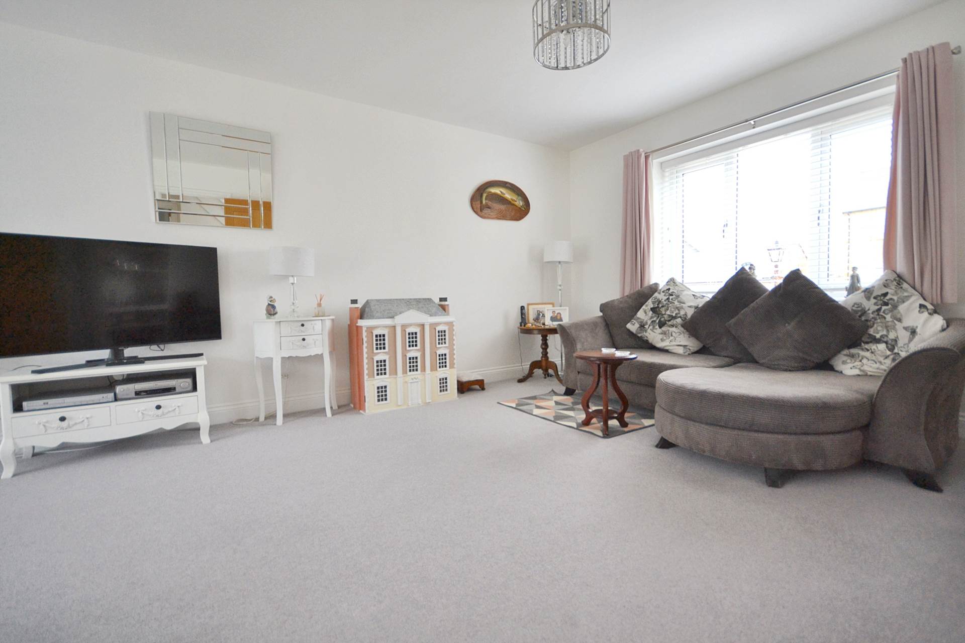 Bramley Close, Toddington, Cheltenham, Gloucestershire, Image 7