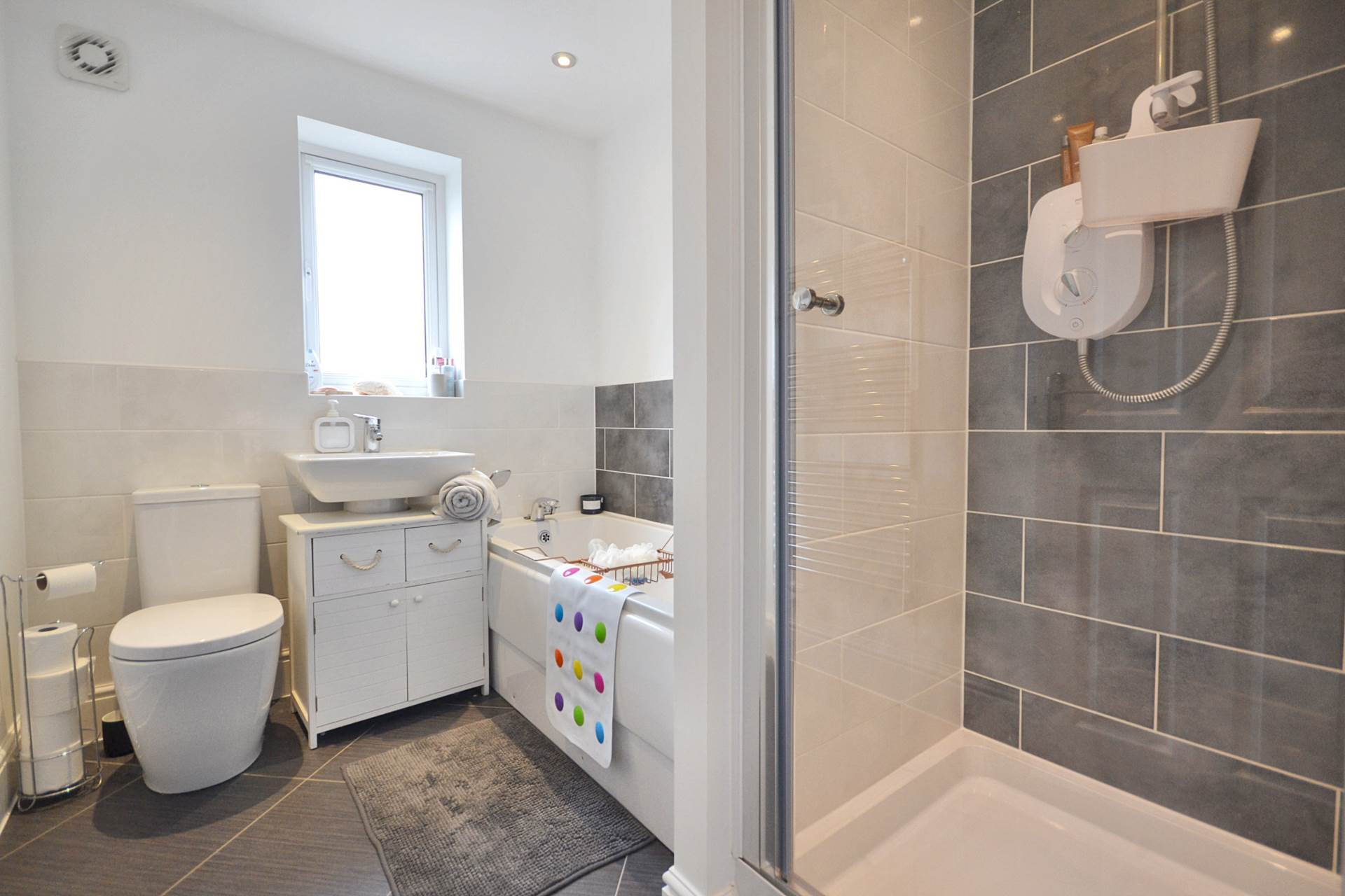 Geston Place, Twyning, Tewkesbury, Gloucestershire, Image 22