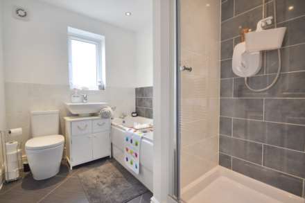 Geston Place, Twyning, Tewkesbury, Gloucestershire, Image 22