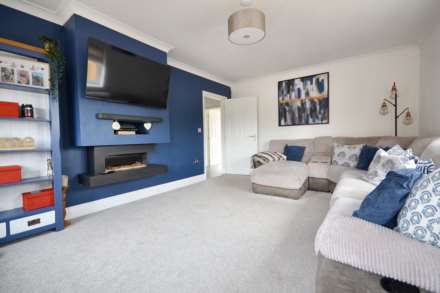 Geston Place, Twyning, Tewkesbury, Gloucestershire, Image 4