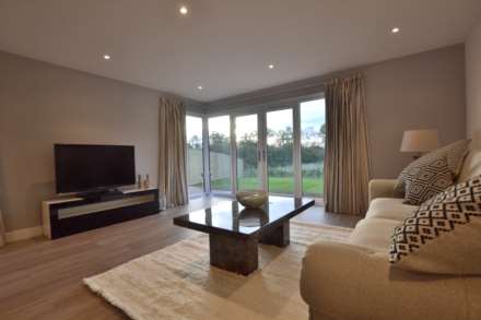 Queens Head Close, Aston Close, Tewkesbury, Gloucestershire, Image 4