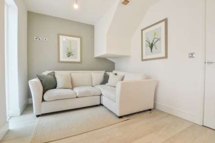 Queens Head Close, Aston Close, Tewkesbury, Gloucestershire, Image 6