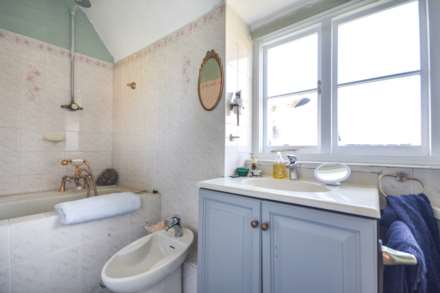 Main Road, Bredon, Tewkesbury, Gloucestershire, Image 16