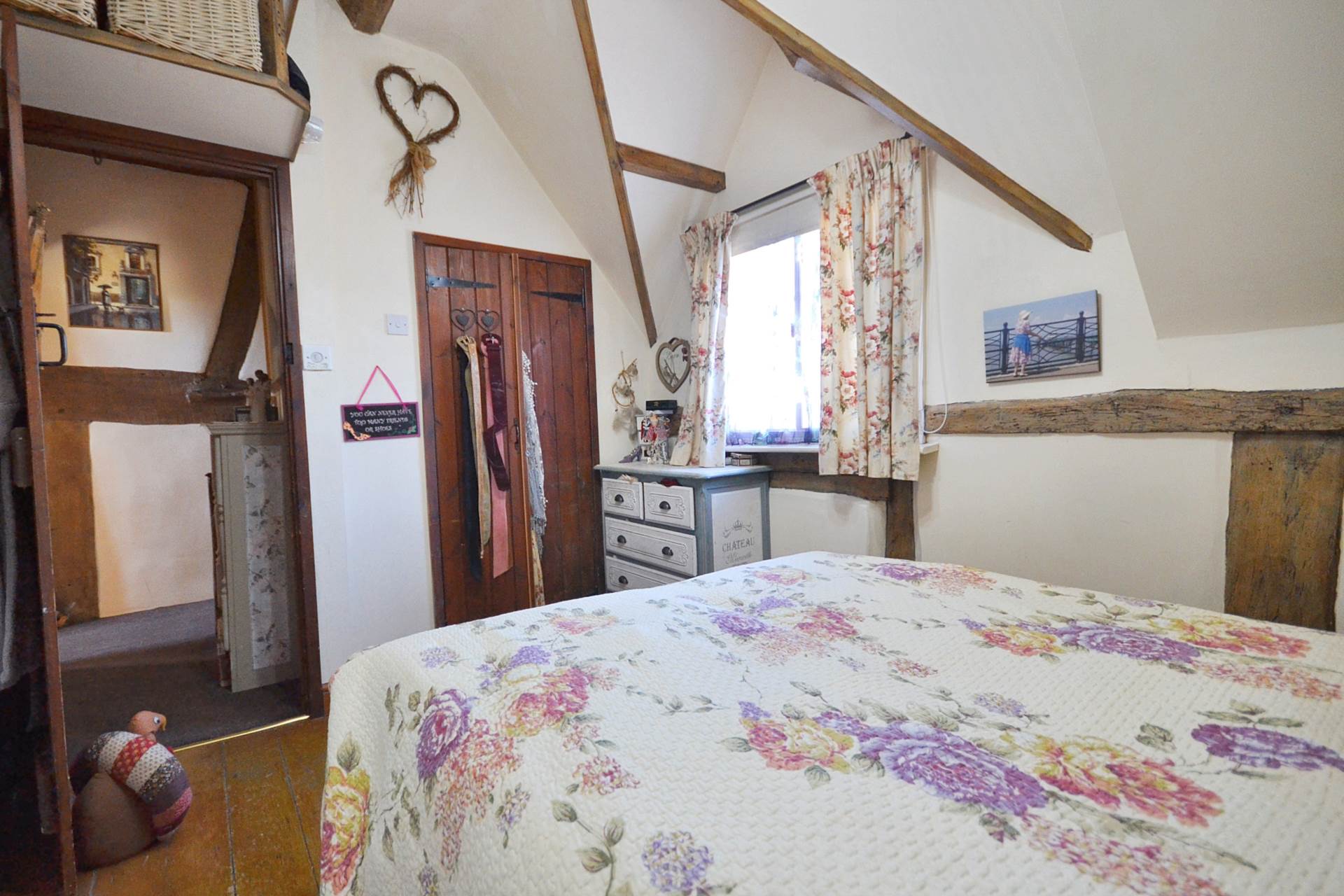 A three bedroom cottage with detached one bedroom annex, Image 18