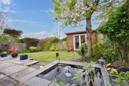 The Mayalls, Twyning, Tewkesbury, Gloucestershire, Image 2