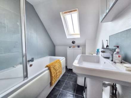 Towbury Court, Twyning, Gloucestershire, Image 18