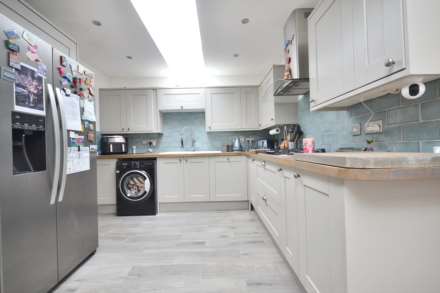 Plantation Crescent, Bredon, Tewkesbury, Gloucestershire, Image 3