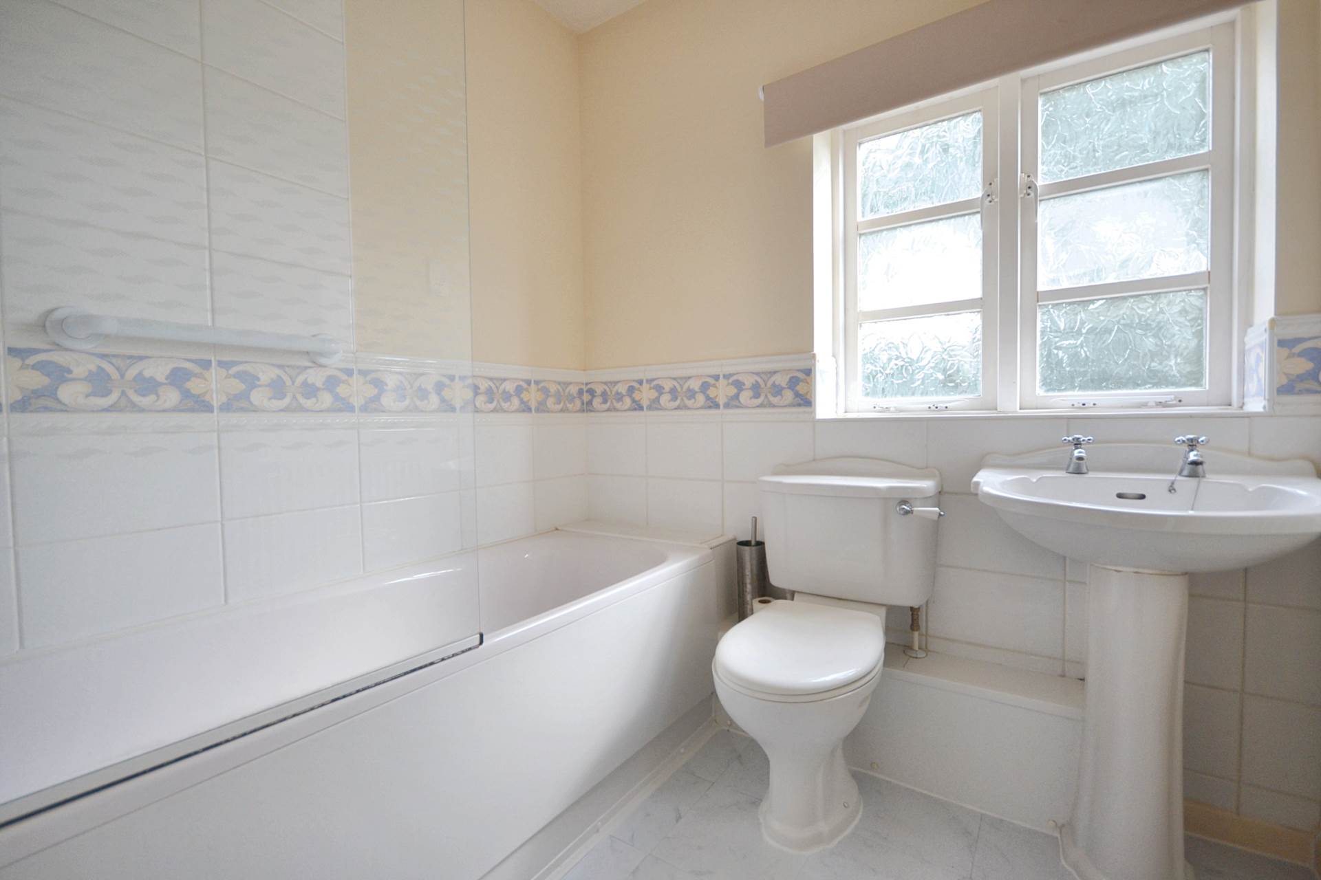 Wakeman Close, Tewkesbury, Gloucestershire, Image 16