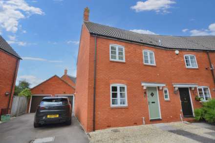 3 Bedroom Semi-Detached, Wakeman Close, Tewkesbury, Gloucestershire