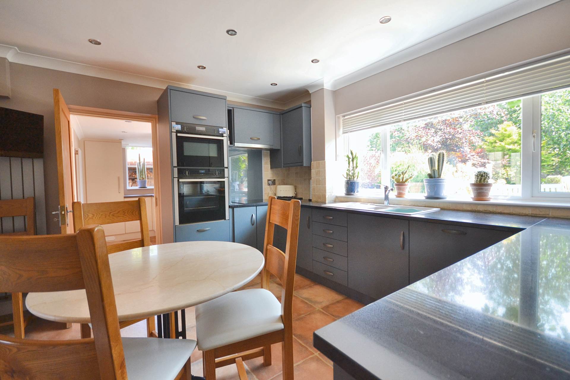 Hill View Road, Strensham, Worcestershire, Image 9