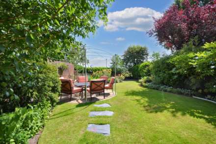 Hill View Road, Strensham, Worcestershire, Image 32