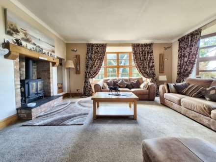 Equestrian property with 3.78 acres, stable block and 40m x 20m arena, Image 14